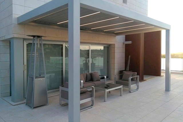 Cerramiento adaptado de aluminio o pvc para tu balcón, terraza o porche